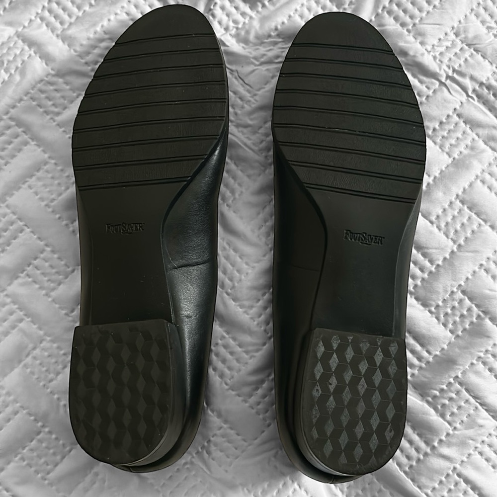 Drew Leather Pump w/ Foot-Saver Outsole - Picture 15 of 15